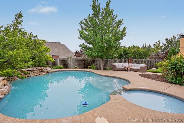 10913 S 77th East Place, Tulsa, OK 74133