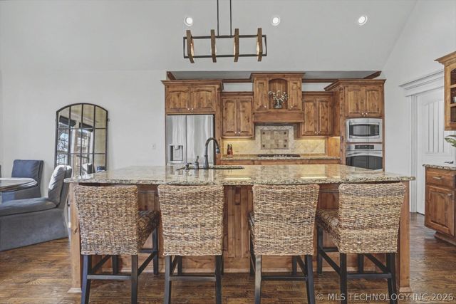 10913 S 77th East Place, Tulsa, OK 74133