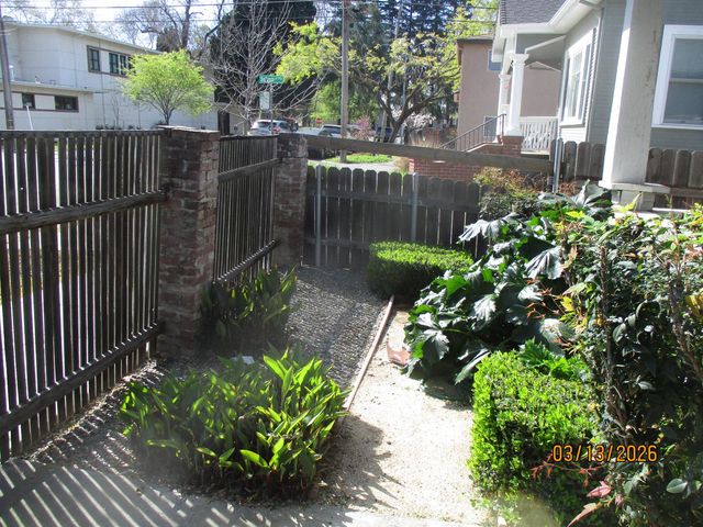 1912 7th St, Sacramento, CA 95811