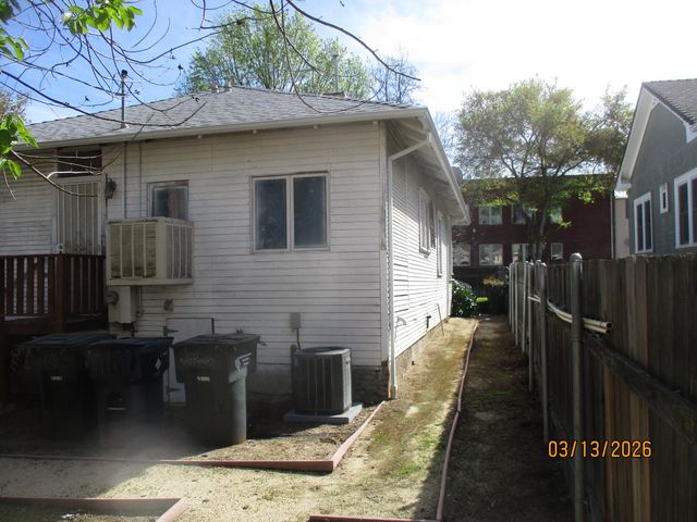 1912 7th St, Sacramento, CA 95811