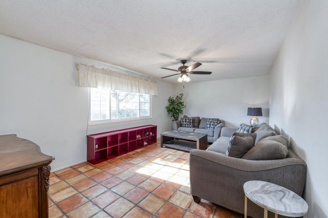 3068 W Holland Avenue, Fresno, CA 93722