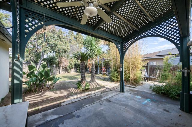 3068 W Holland Avenue, Fresno, CA 93722