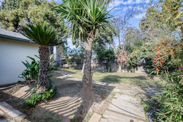 3068 W Holland Avenue, Fresno, CA 93722