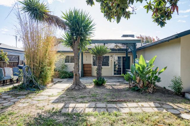 3068 W Holland Avenue, Fresno, CA 93722
