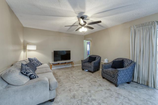 3068 W Holland Avenue, Fresno, CA 93722