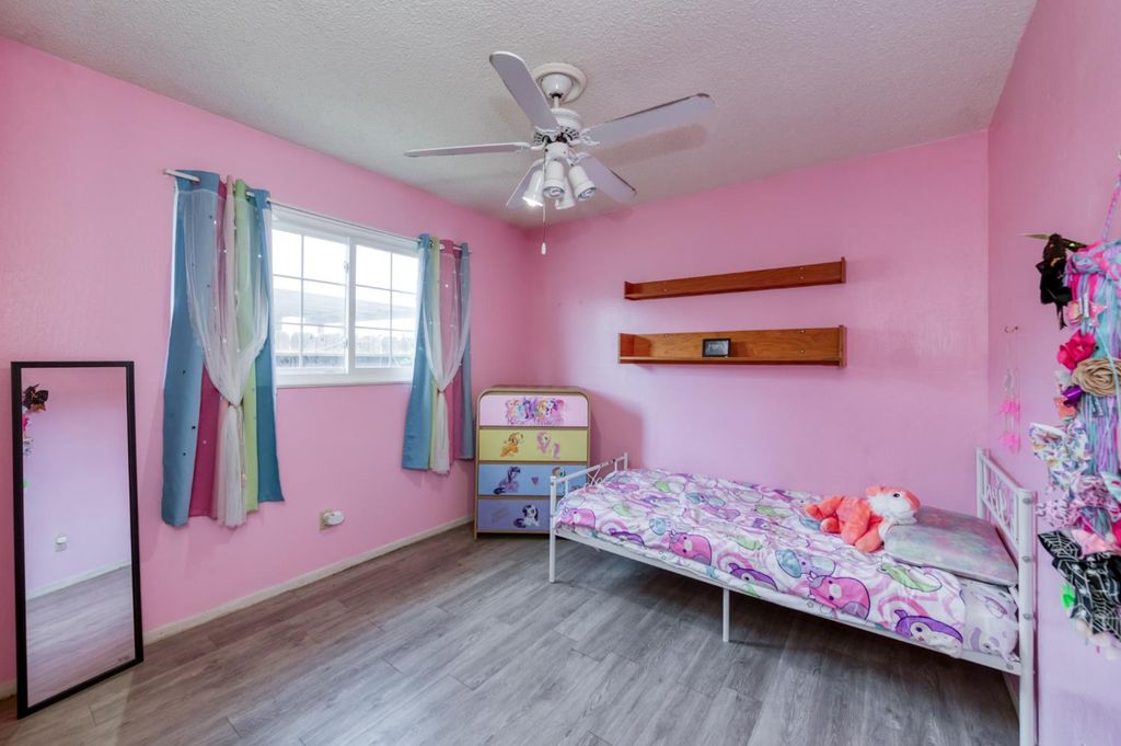 Image 18 of property listing at 3068 W Holland Avenue, Fresno, CA 93722