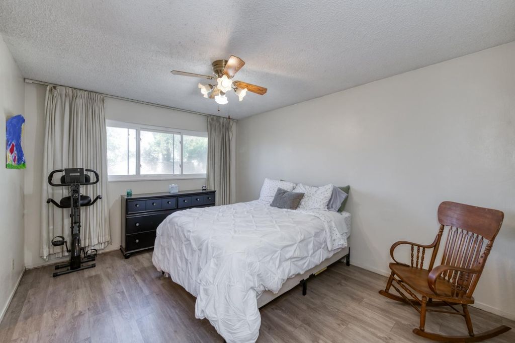 Image 19 of property listing at 3068 W Holland Avenue, Fresno, CA 93722