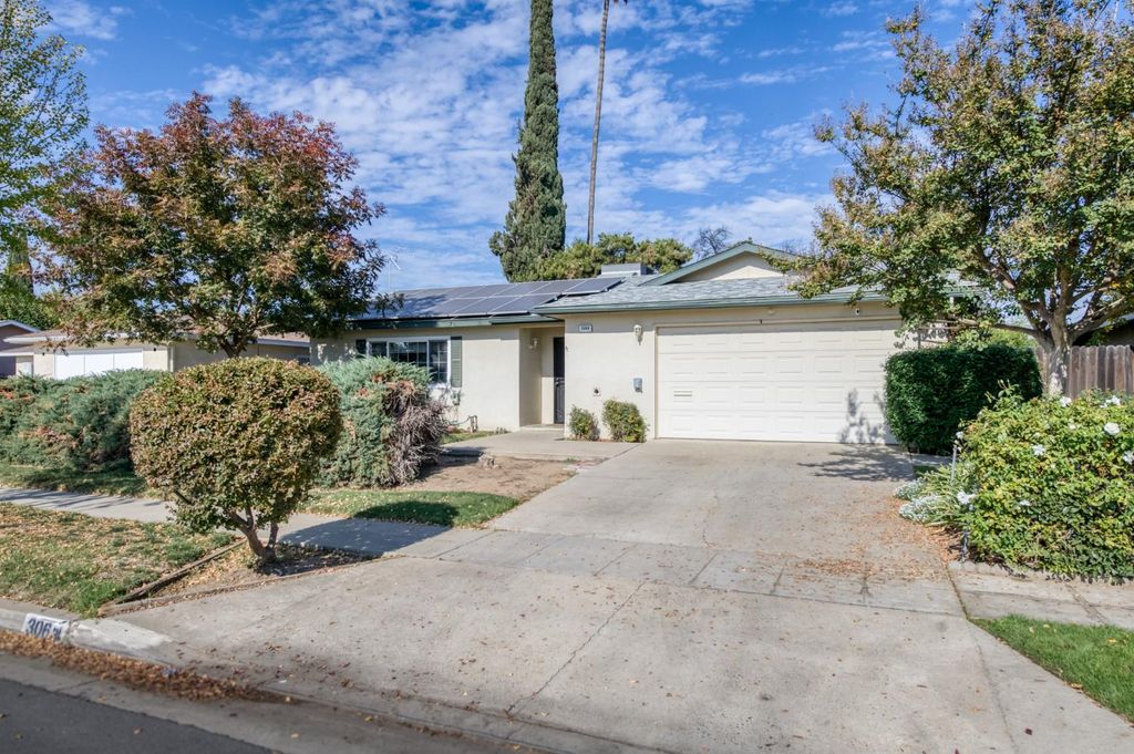 Image 2 of property listing at 3068 W Holland Avenue, Fresno, CA 93722