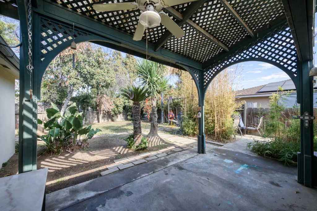 Image 22 of property listing at 3068 W Holland Avenue, Fresno, CA 93722