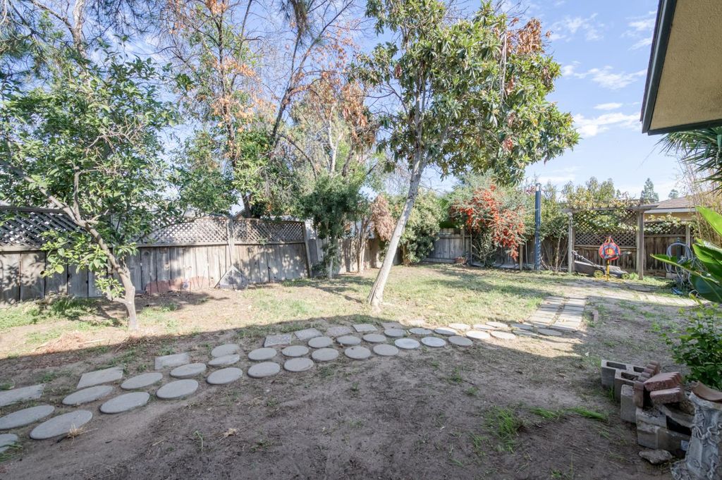 Image 29 of property listing at 3068 W Holland Avenue, Fresno, CA 93722