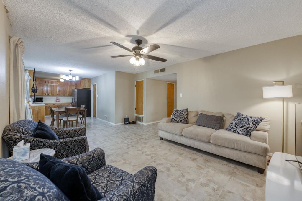 Image 8 of property listing at 3068 W Holland Avenue, Fresno, CA 93722