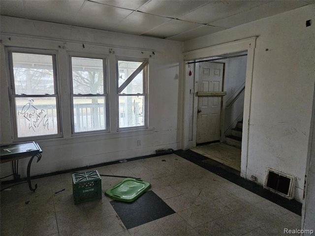 407 E 12th Street, Flint, MI 48503