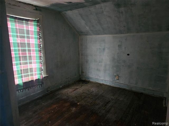 407 E 12th Street, Flint, MI 48503