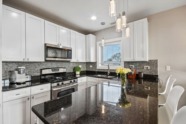 4345 S Indiana Avenue 4S, Chicago, IL 60653