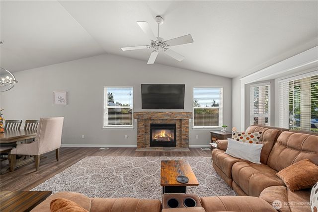 2306 Gary Court, Milton, WA 98354