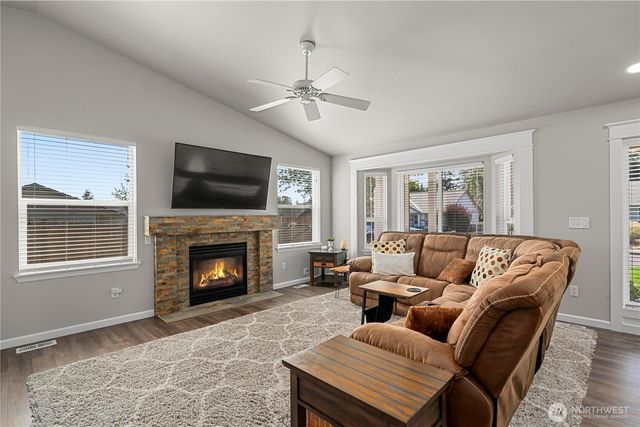 2306 Gary Court, Milton, WA 98354