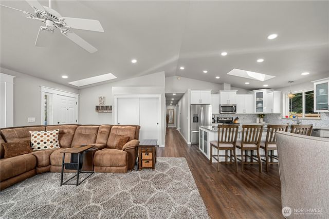 2306 Gary Court, Milton, WA 98354