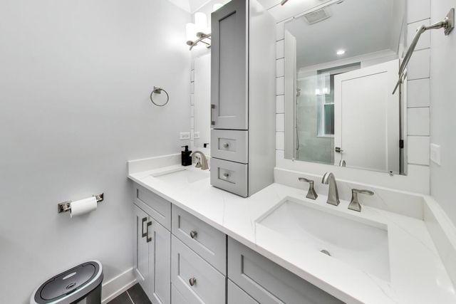 616 E 46th Street 2, Chicago, IL 60653