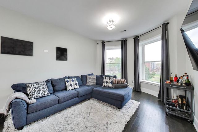 616 E 46th Street 2, Chicago, IL 60653