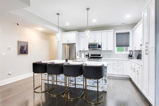 616 E 46th Street 2, Chicago, IL 60653