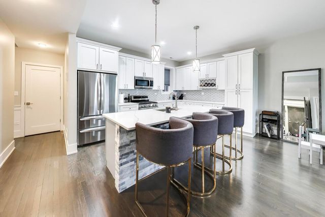 616 E 46th Street 2, Chicago, IL 60653