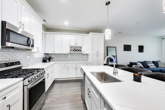 616 E 46th Street 2, Chicago, IL 60653