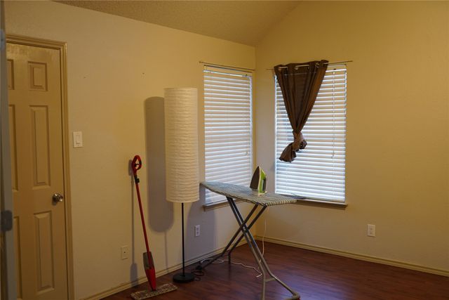 1005 Twin Creek Drive, Desoto, TX 75115