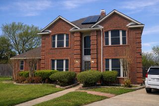 1005 Twin Creek Drive, Desoto, TX 75115