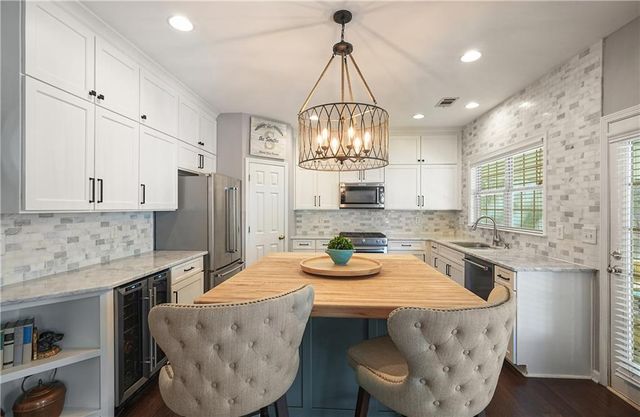 809 Araya Court, Woodstock, GA 30188