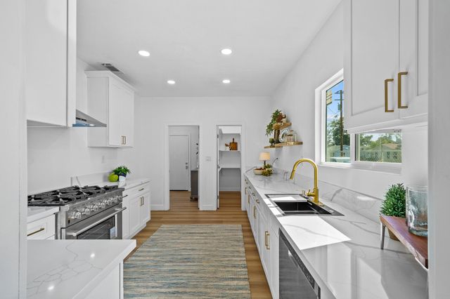 1201 N Harris Street, Hanford, CA 93230