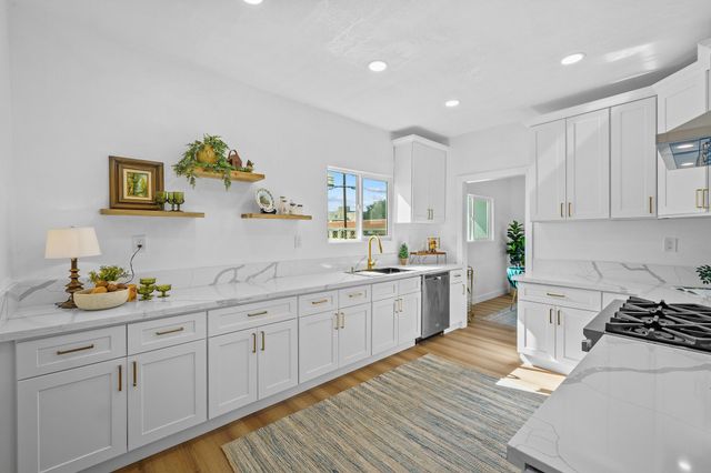 1201 N Harris Street, Hanford, CA 93230