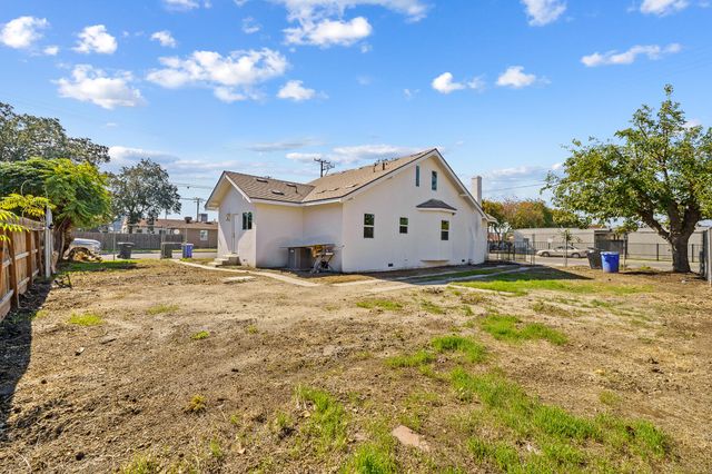 1201 N Harris Street, Hanford, CA 93230