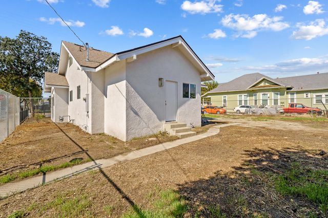 1201 N Harris Street, Hanford, CA 93230