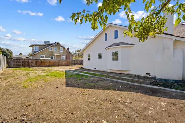 1201 N Harris Street, Hanford, CA 93230