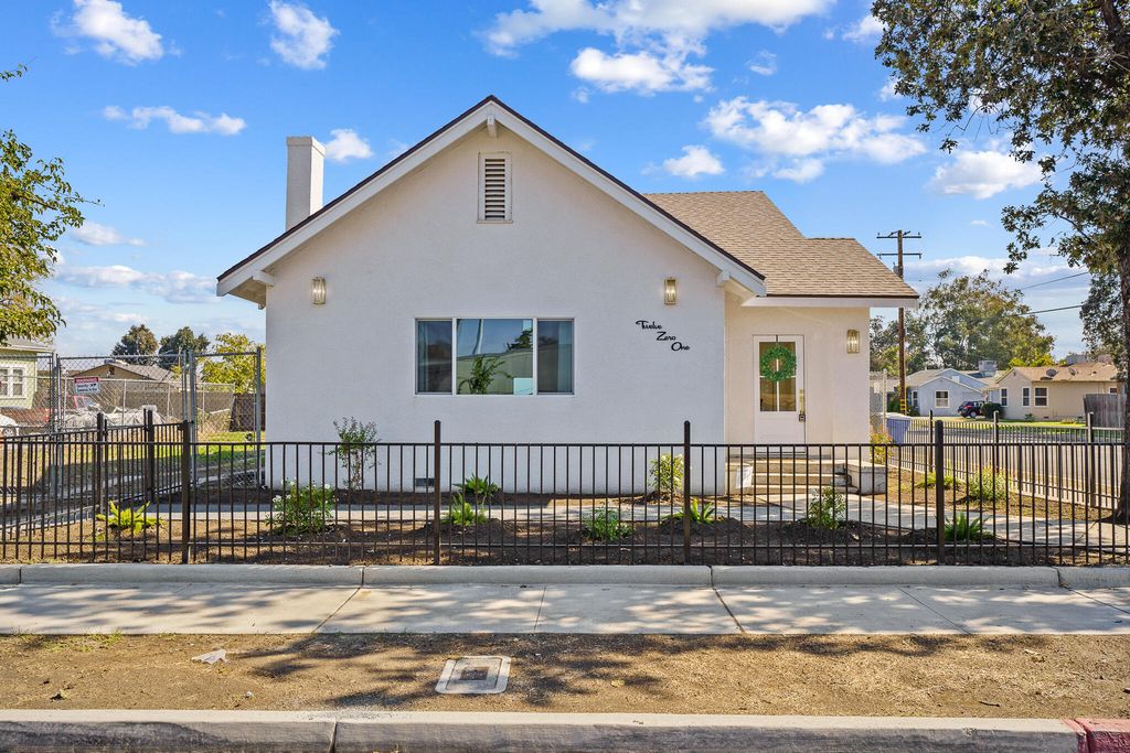 1201 N Harris Street, Hanford, CA 93230