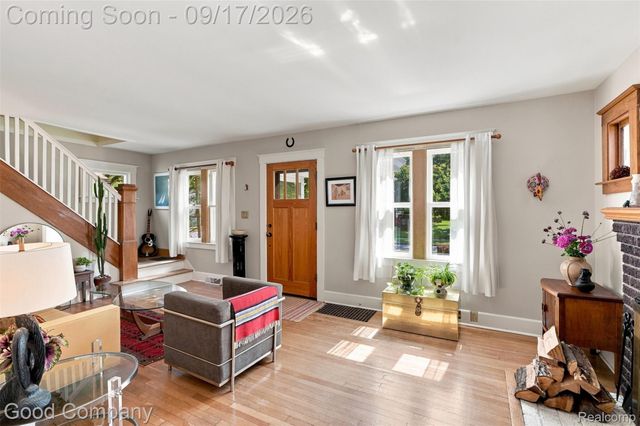 535 Gardenia Avenue, Royal Oak, MI 48067