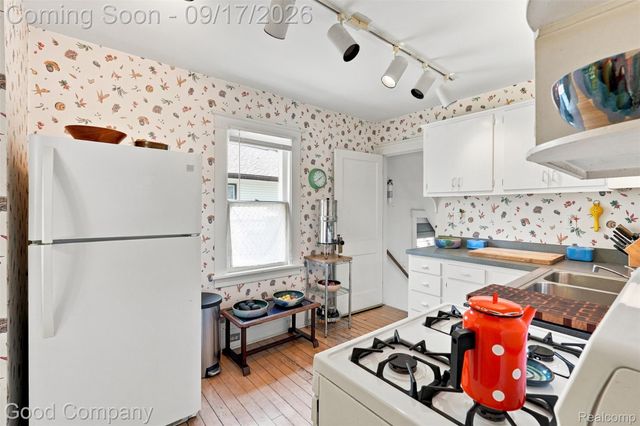 535 Gardenia Avenue, Royal Oak, MI 48067