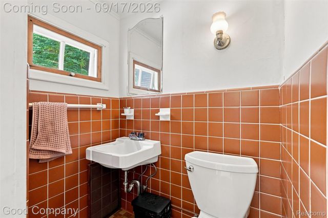 535 Gardenia Avenue, Royal Oak, MI 48067