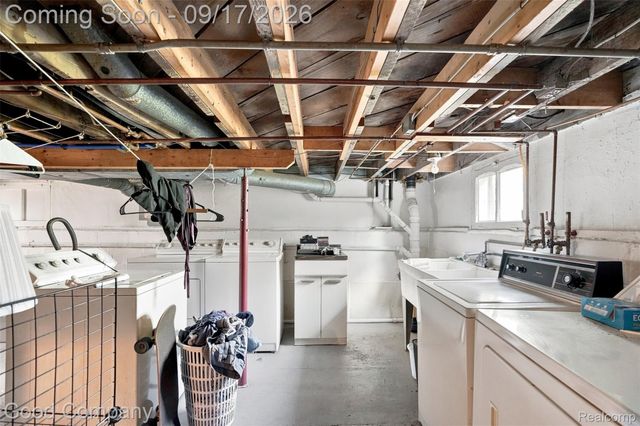 535 Gardenia Avenue, Royal Oak, MI 48067