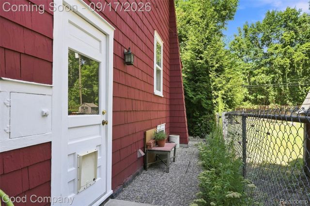535 Gardenia Avenue, Royal Oak, MI 48067