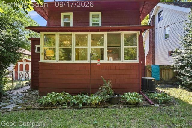 535 Gardenia Avenue, Royal Oak, MI 48067