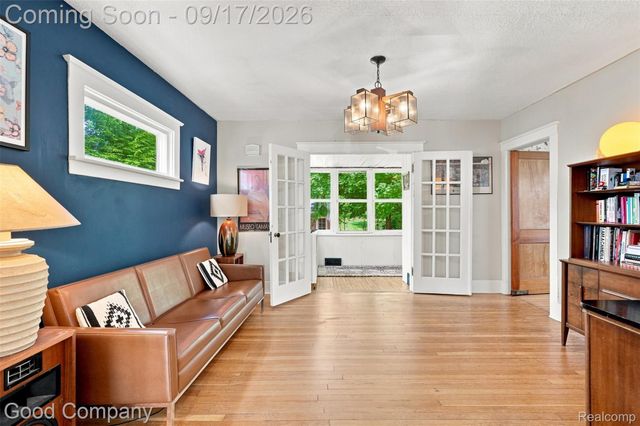 535 Gardenia Avenue, Royal Oak, MI 48067