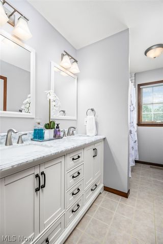 1170 Waterbury Drive, Medina, OH 44256