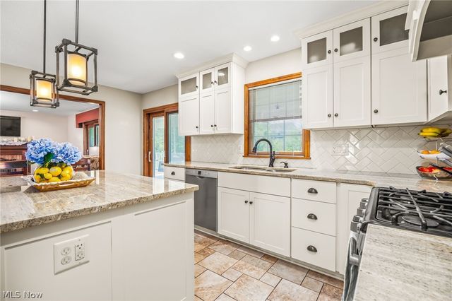 1170 Waterbury Drive, Medina, OH 44256