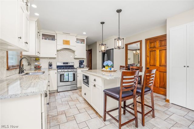 1170 Waterbury Drive, Medina, OH 44256