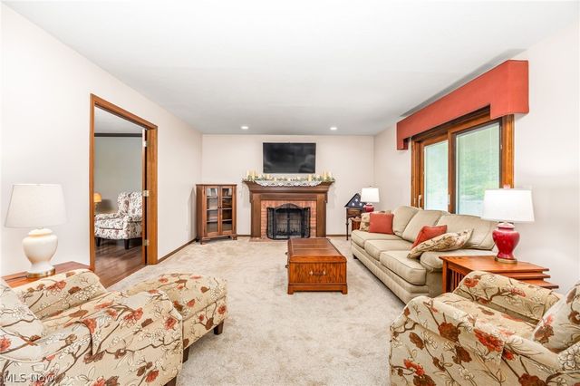 1170 Waterbury Drive, Medina, OH 44256