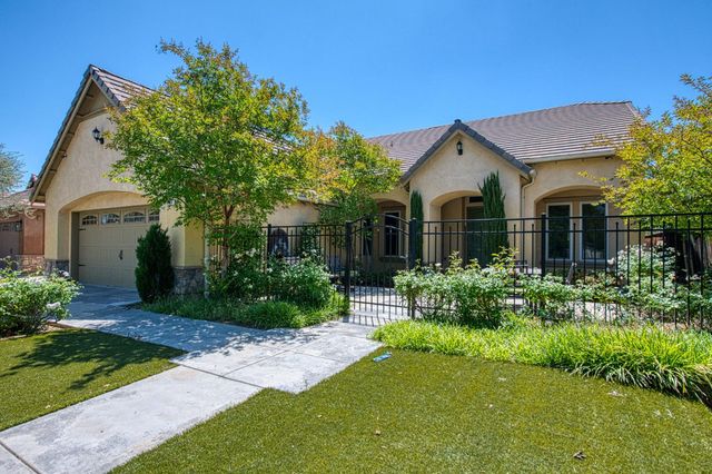 3544 Prescott Avenue, Clovis, CA 93619