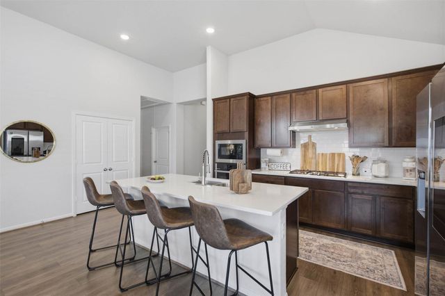 333 Diamondleaf DR, Buda, TX 78610