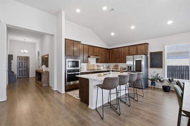 333 Diamondleaf DR, Buda, TX 78610