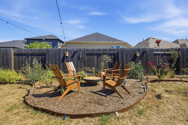 333 Diamondleaf DR, Buda, TX 78610